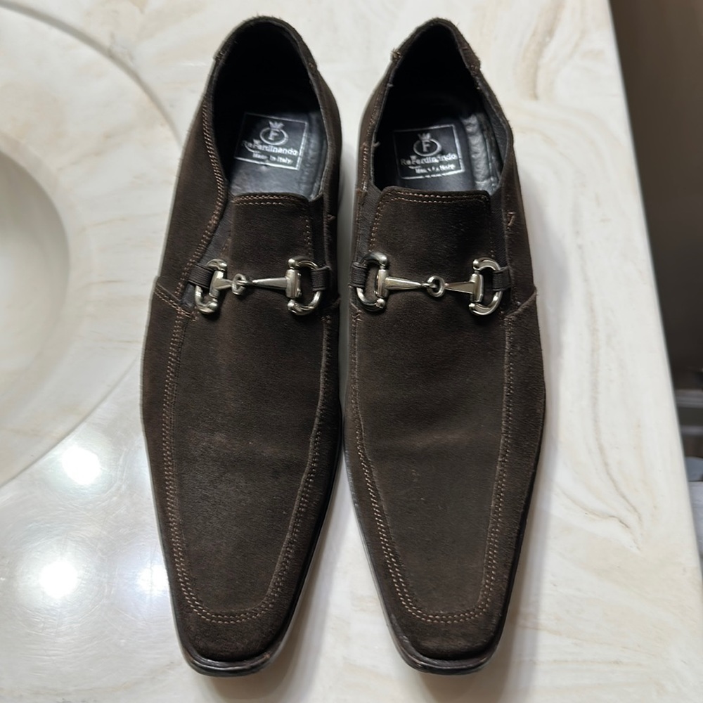 Used pair of shoes in good condition. See pictures